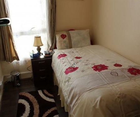 Julius Lodge Bexleyheath Quarto foto